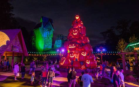 Dollywood’s Harvest Festival, Great Pumpkin Luminights Return For Fantastic Fall Family Fun