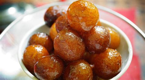 Make hot gulab jamuns with sooji; try this recipe | Food-wine News - The Indian Express