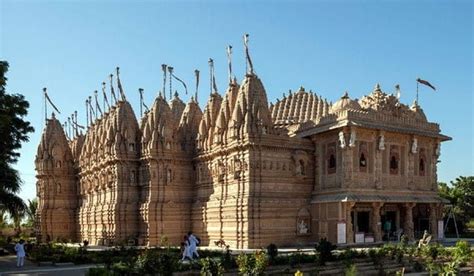 Bhadreshwar Jain Temple | Timings & Architecture