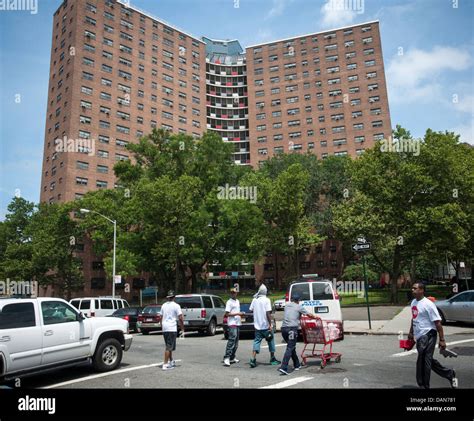 Manhattanville housing project in Harlem in New York Stock Photo - Alamy