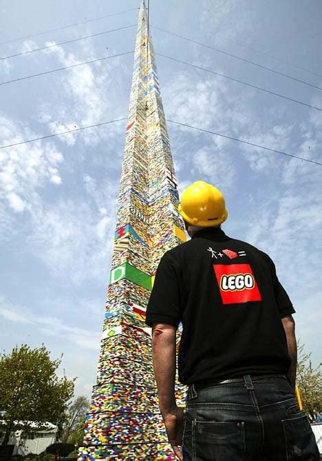 World's tallest lego stack (pic) : r/pics