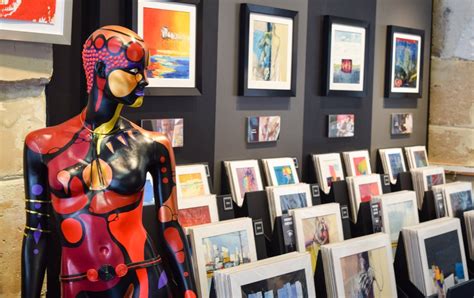 Find the Perfect Piece of Parisian Art at Carré d’Artistes - Paris Perfect