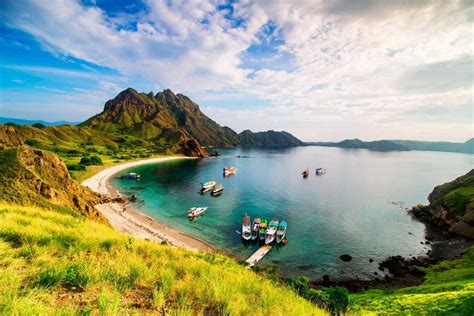 Padar Island Tourism (2024) - Indonesia > Top Places, Travel Guide | Holidify