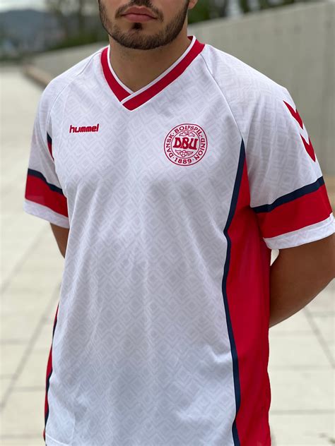 Denmark National Team Football Shirt 1990 Away – Sport Club Memories