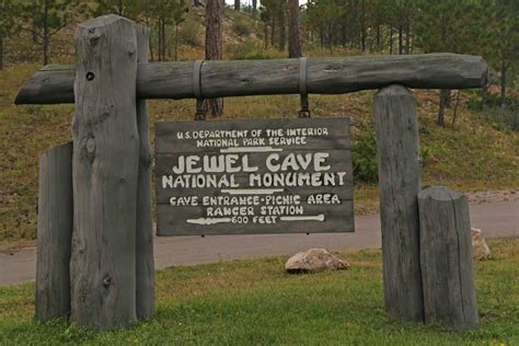 Jewel Cave National Monument - Park Ranger John