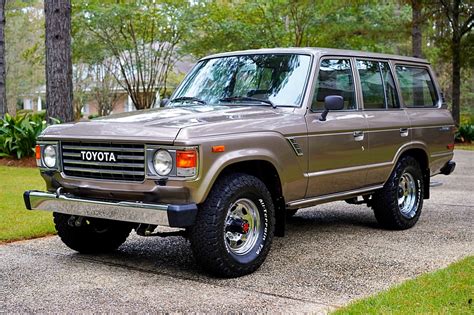 Restored 1986 Toyota Land Cruiser FJ60 for sale on BaT Auctions - sold for $48,500 on October 1 ...