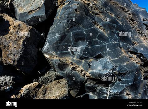 Big obsidian flow volcanic glass oregon lava hi-res stock photography and images - Alamy