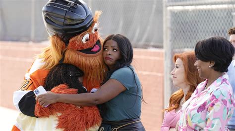 Philadelphia Flyers Mascot Gritty on His ‘Abbott Elementary’ Cameo: ‘I ...