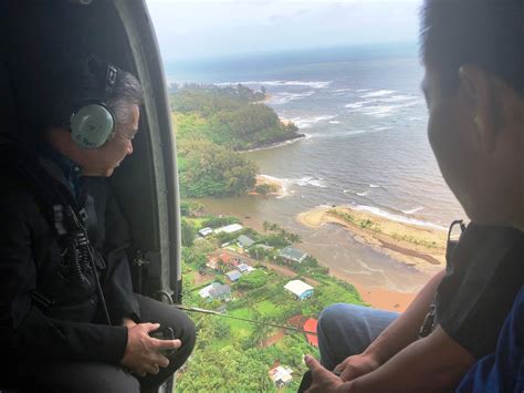 All Hawaii News: Governor surveys Kauai flood damage, more than 200 ...