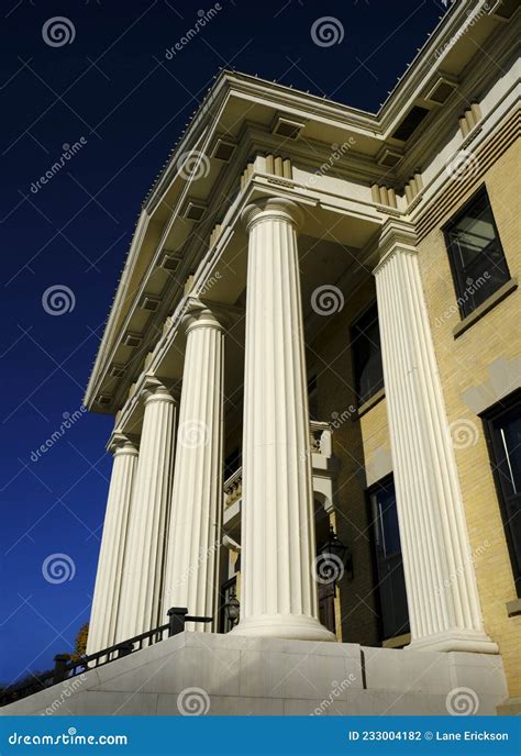 Old Courthouse Court House with Columns and Architecture with Blue Sky Stock Photo - Image of ...