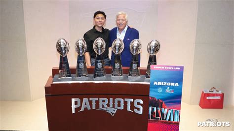 Robert Kraft surprises Patriots fans, community leaders with Super Bowl ...