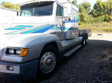 Freightliner FLD 120 Conventional (1991) : Sleeper Semi Trucks