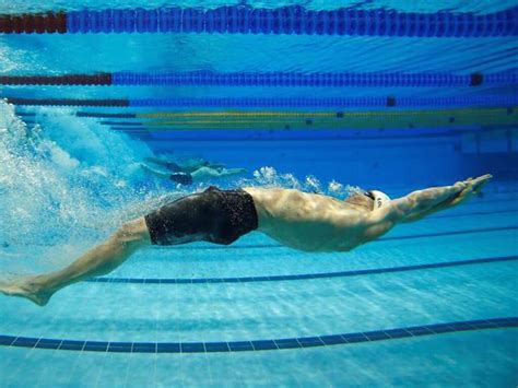 Underwater Dolphin Kicking: 5 Scientific Technique Tips - MobSports