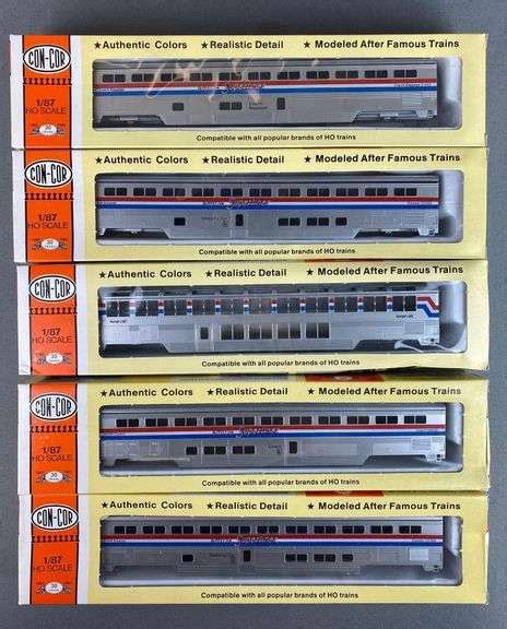 Group of 5 HO Scale Amtrak Superliner Cars - Matthew Bullock Auctioneers