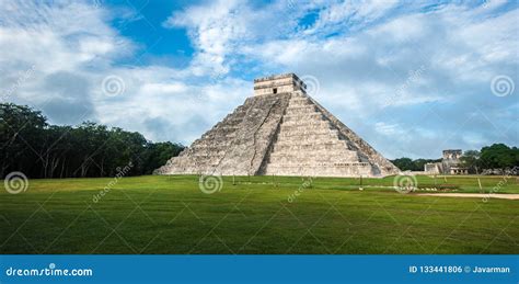 El Castillo or Temple of Kukulkan Pyramid, Chichen Itza, Yucatan Stock Photo - Image of stairs ...