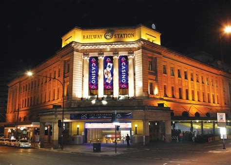 Adelaide Casino — Steel Window Design