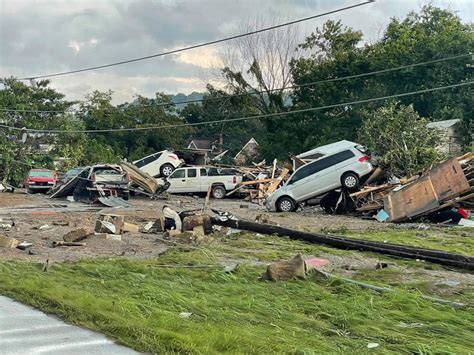 Residents detail horrors of Tennessee flooding that left 18 dead, 3 missing - Good Morning America