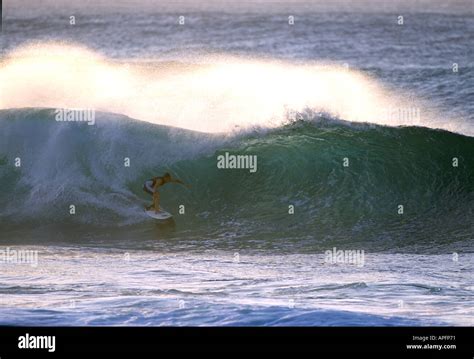 PIPELINE SURFING ACTION HAWAII Stock Photo - Alamy