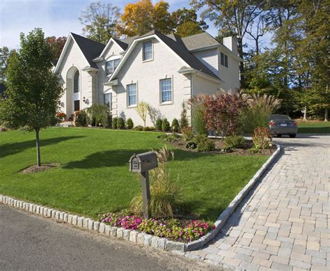 U.S. Metro Dwellers Are Increasingly Searching for Suburban Homes - Mansion Global