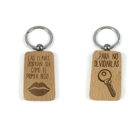 Llaveros de madera natural personalizados con láser por Iconic D&CL ...