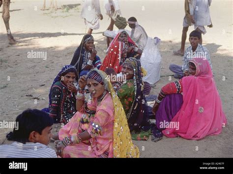 A Rajasthani women in traditional garb. Pushkar, Ajmer, Rajasthan ...