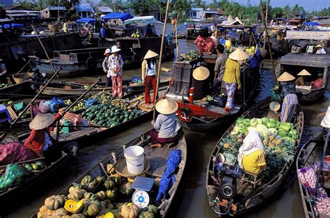 Cai Rang Floating Market | Can Tho, Vietnam Attractions - Lonely Planet