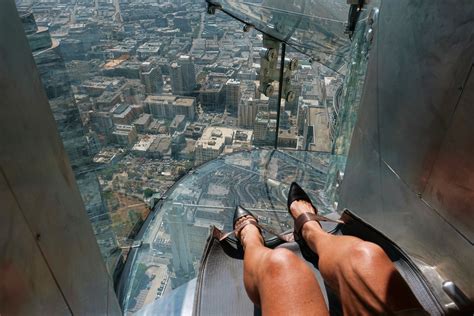 New L.A. skyscraper slide causes woman injury, lawsuit claims - CBS News