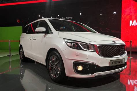 Kia Carnival Price in India, Launch Date, Mileage, Specs - MOTOAUTO