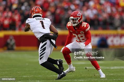 Kansas City Chiefs cornerback L'Jarius Sneed defends Cincinnati... News ...