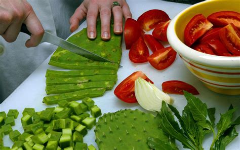 Guisado de nopales (stewed cactus paddles) Recipe - Los Angeles Times