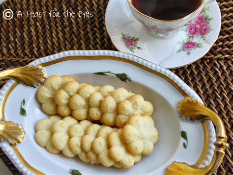 A Feast for the Eyes: Spritz Cookies/Swedish Butter Cookies