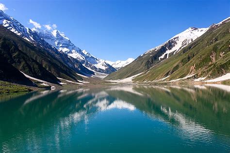 8 Amazing Lakes in Pakistan - WorldAtlas