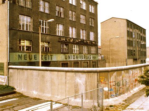 a brief history of the Berlin Wall | The Enchanted Manor
