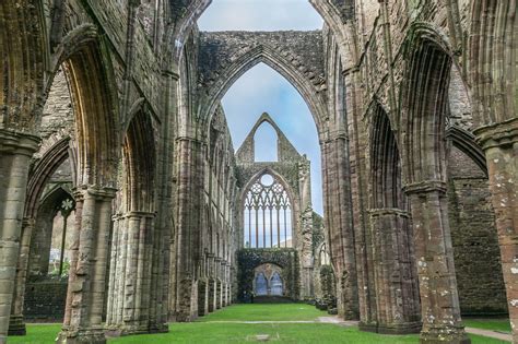 Tintern Abbey, UK [2048x1365] • /r/AbandonedPorn | Great britain, Ipad ...