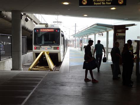 Portland MAX Red Line | Start (and end) of the Portland MAX … | Flickr