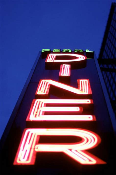 The Best of New York Neon Signs (36 pics) - Izismile.com