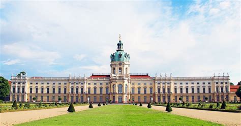 Audio guide SCHLOSS CHARLOTTENBURG Tour Guide | MyWoWo