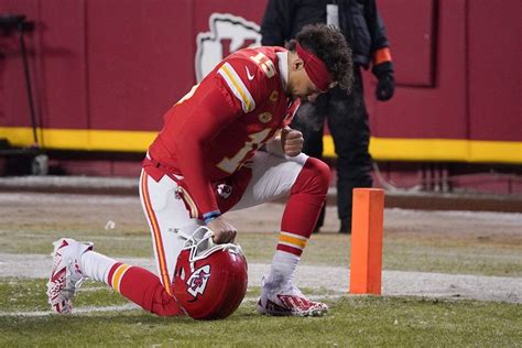 Patrick Mahomes Helmet Smash: Fans Slam Referees, Mom Randi Blames Freezing Weather ...