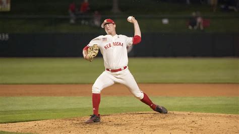 Nebraska baseball opens Big Ten play with an 8-4 win over Illinois