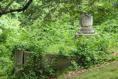 Nutfield Genealogy: Historic Valley Cemetery, Manchester, New Hampshire