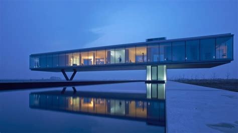20+ Modern Glass House Designs and Pictures