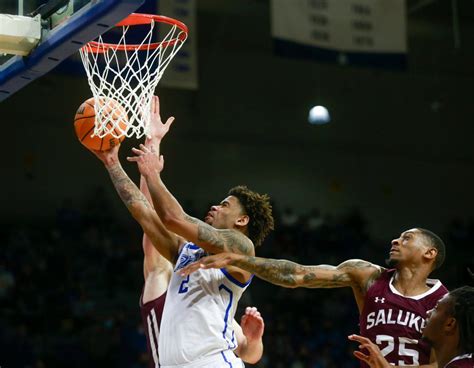 Drake men's basketball holds off Southern Illinois for 62-60 win in ...