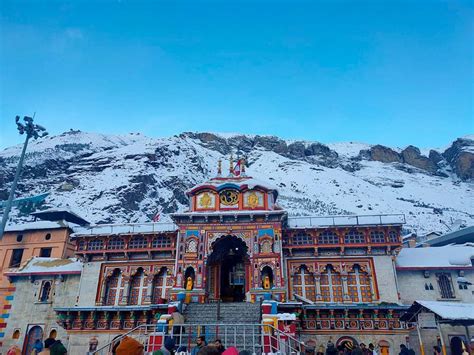 History Of Badrinath Temple | Famous Hindu Temples and Tourist Places ...