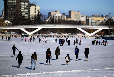 Rideau Canal Skateway opens for first time since 2022