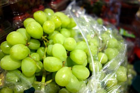 Showdown: Red Grapes Vs. Green Grapes | The Daily Meal