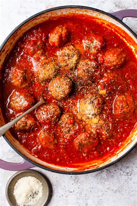 Italian Meatballs In Tomato Sauce | RecipeLion.com