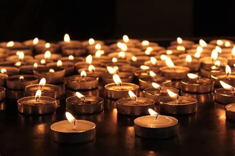 How to Use Candles in Feng Shui for Good Fortune (And More!)