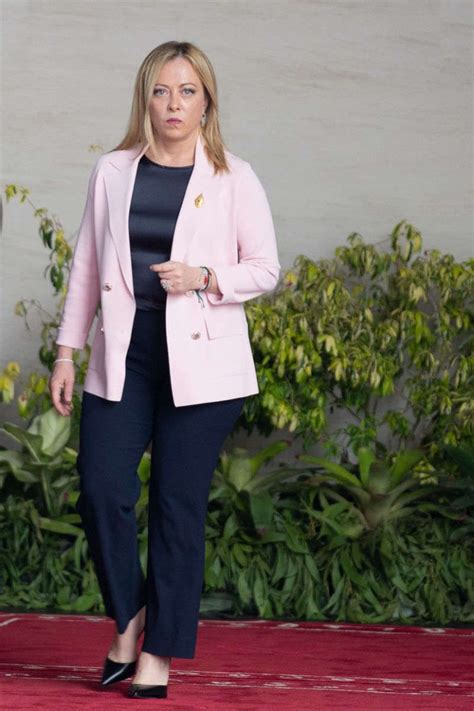 Giorgia Meloni elegantissima al G20 grazie al suo blazer rosa | Pourfemme