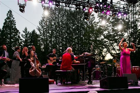 Pink Martini, China Forbes, Storm Large, Ari Shapiro at Oregon Zoo on 08/06/2016