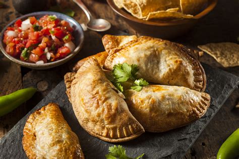 Pas-à-pas : empanadas au poulet | Empanadas, Food, Empanadas recipe